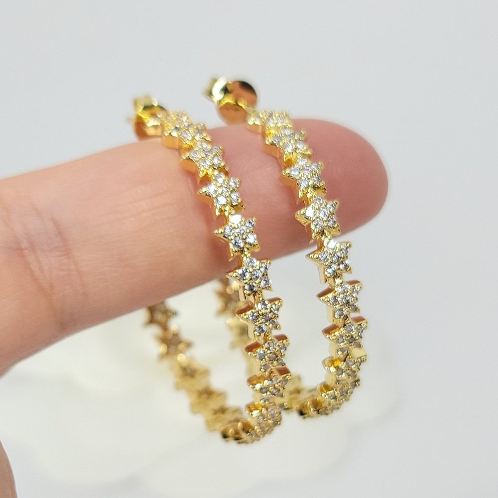 NEW 18K Gold Micro Pave CZ Stars Hoop Earrings NWT - Picture 2 of 10